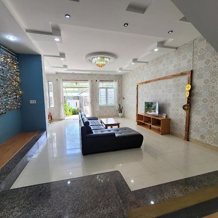 Appartamento Q House- Nhà nguyên căn 4 phòng ngủ Quy Nhon Esterno foto