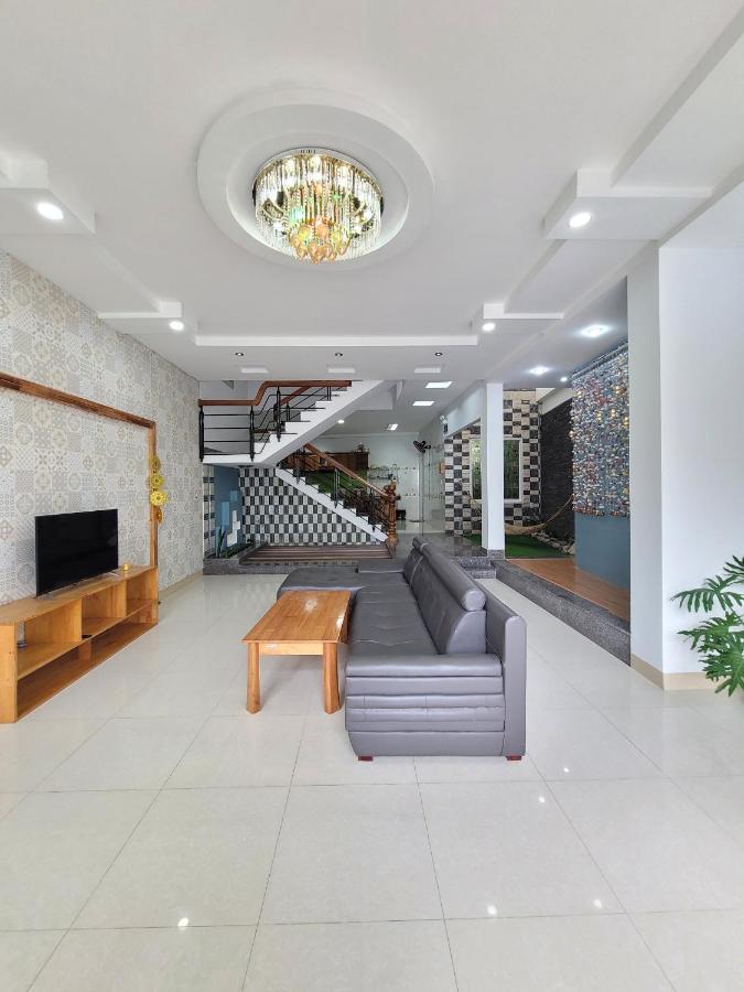 Appartamento Q House- Nhà nguyên căn 4 phòng ngủ Quy Nhon Esterno foto
